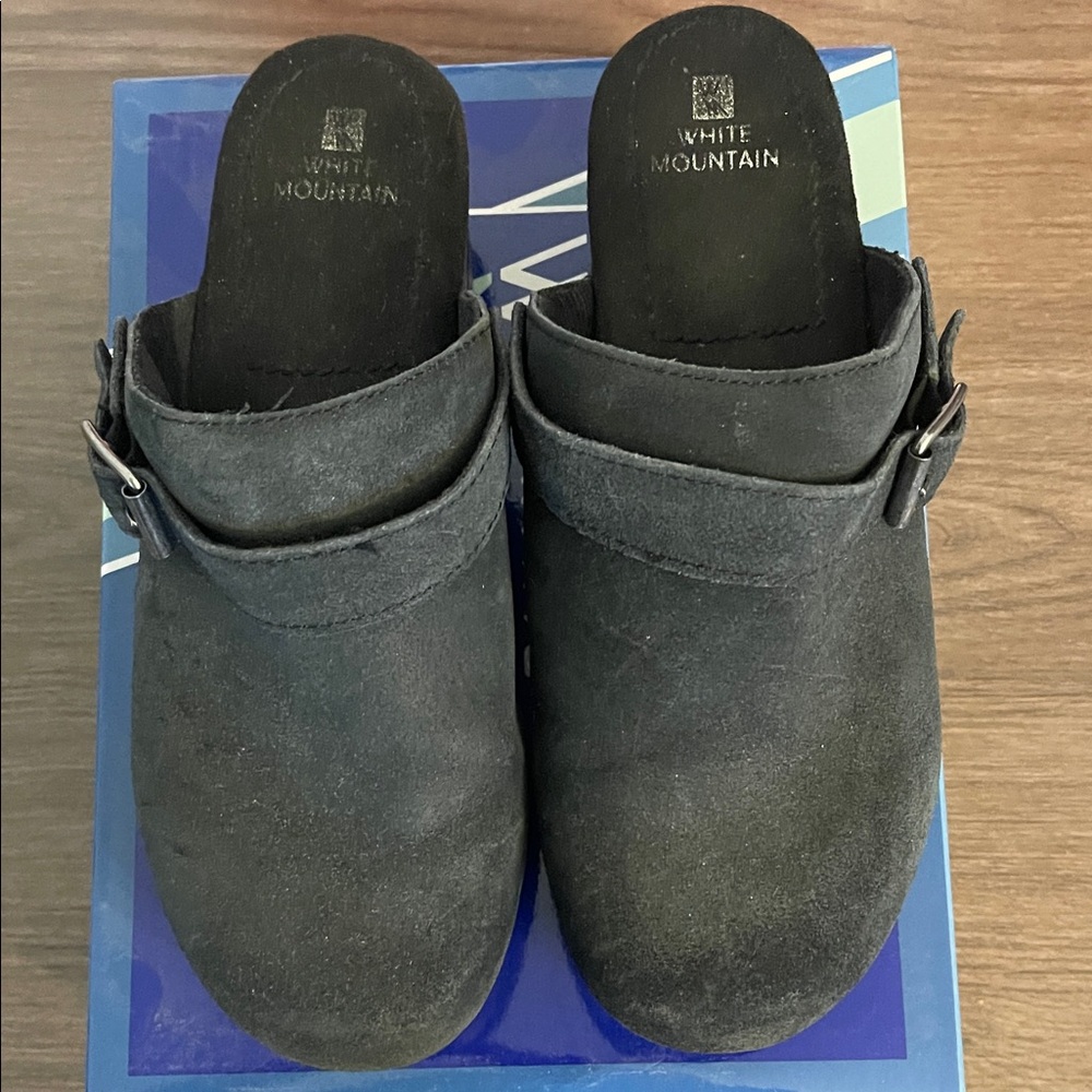 White Mountain Women's Black Suede Mules
